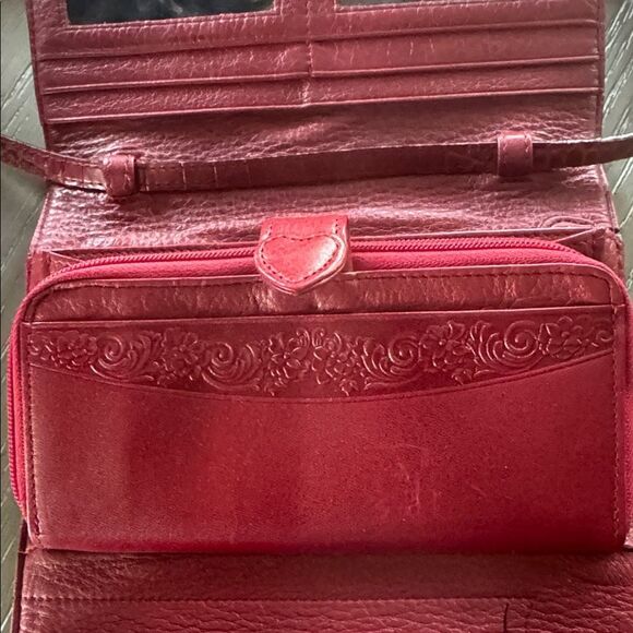 Brighton Red Leather Croc Heart Accent Stitched Crossbody Bag Wallet Organizer - Picture 9 of 16